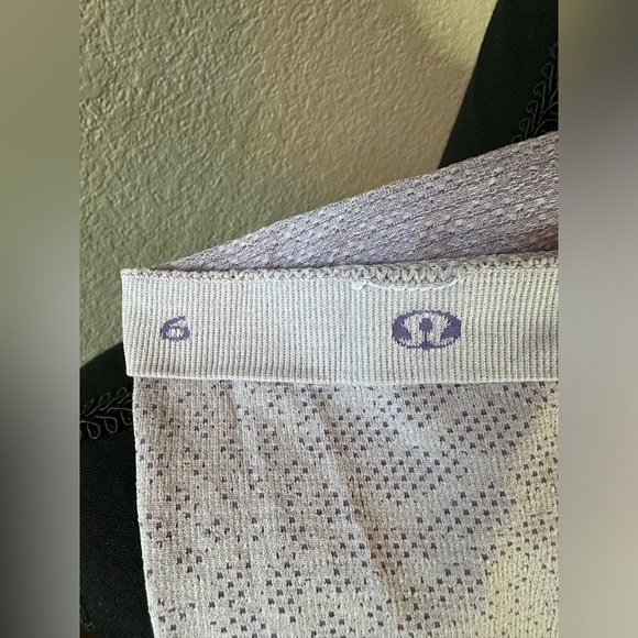 LULULEMON LIGHT PURPLE TOP SIZE 6 - Picture 3 of 8